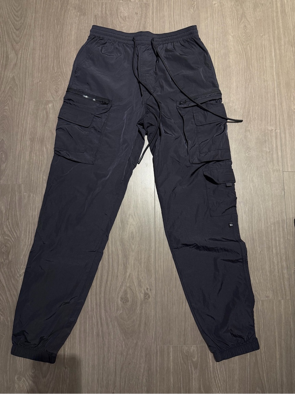 Men's Black Cargo Jogger Pants - urban outfitters
